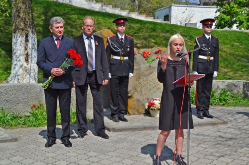 33 god Novochek miting