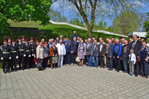 33 god Novochek grupp